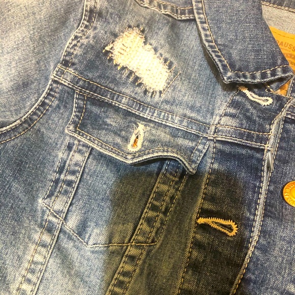 Girls Levi’s Jean Jacket - Picture 2 of 5